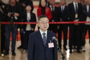 馬新強(qiáng)董事長(zhǎng)走上代表通道談“追光之路，久久為功”